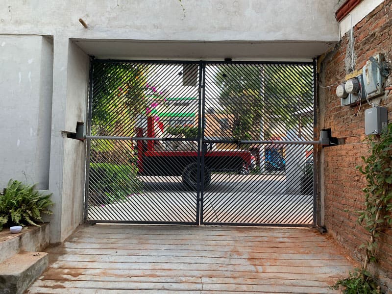 Zaguan para garage automatizado con motor